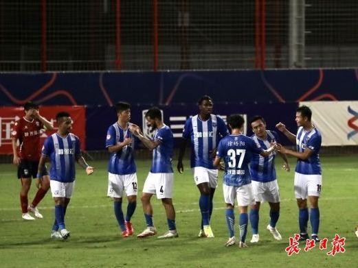 体操友谊赛焦点战：关东麒麟队大胜皖南旋风队，外线火力全开。外援联手发威的简单介绍