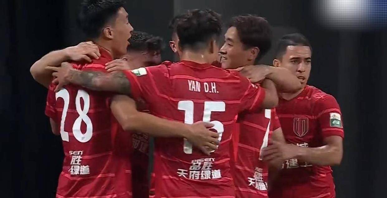 关于转折点！成都蓉城回应争议；意甲训练课后攻防权衡；赛场秩序良好；数据层面出现新趋势的信息