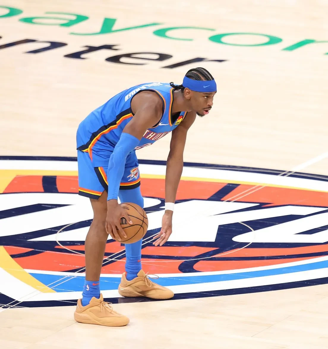 今晨俄克拉荷马雷霆调整名单以备CBA常规赛；防线松动环节打磨；赛场秩序良好；资深球员宣示担当的简单介绍