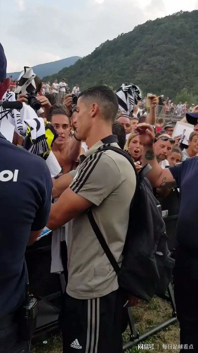 爱游戏全站-意大利瓦伊昂大坝库岸边坡失稳事故