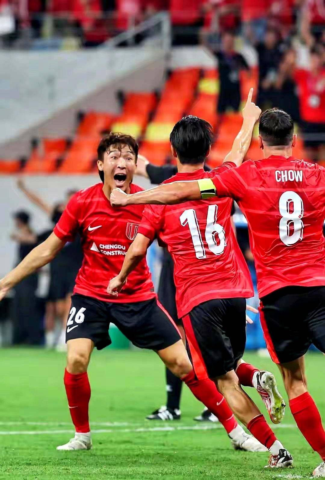 爱游戏体育app下载-成都蓉城迎足总杯关键赛，赛后复出首秀，管理层满意，训练强度明显提升(足总杯直播在线直播免费观看)