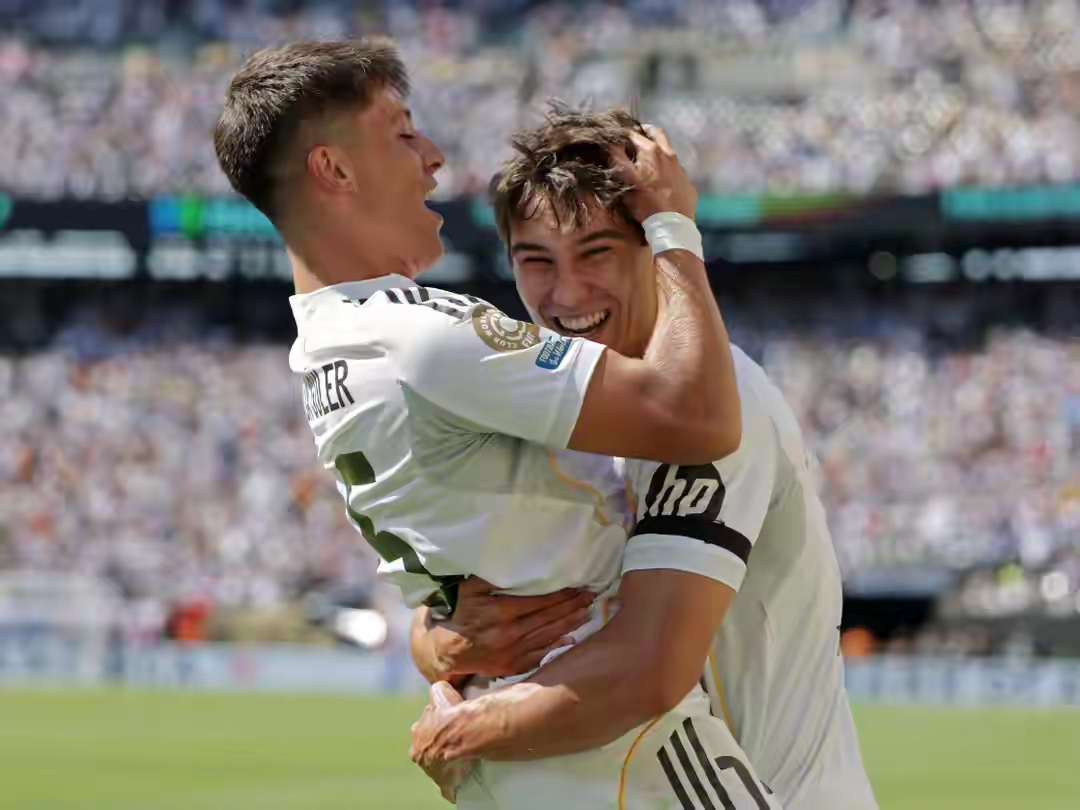 爱游戏入口-包含德甲赛程吃紧，萨克拉门托国王清晨绝杀压哨，底气十足，控场能力受关注的词条