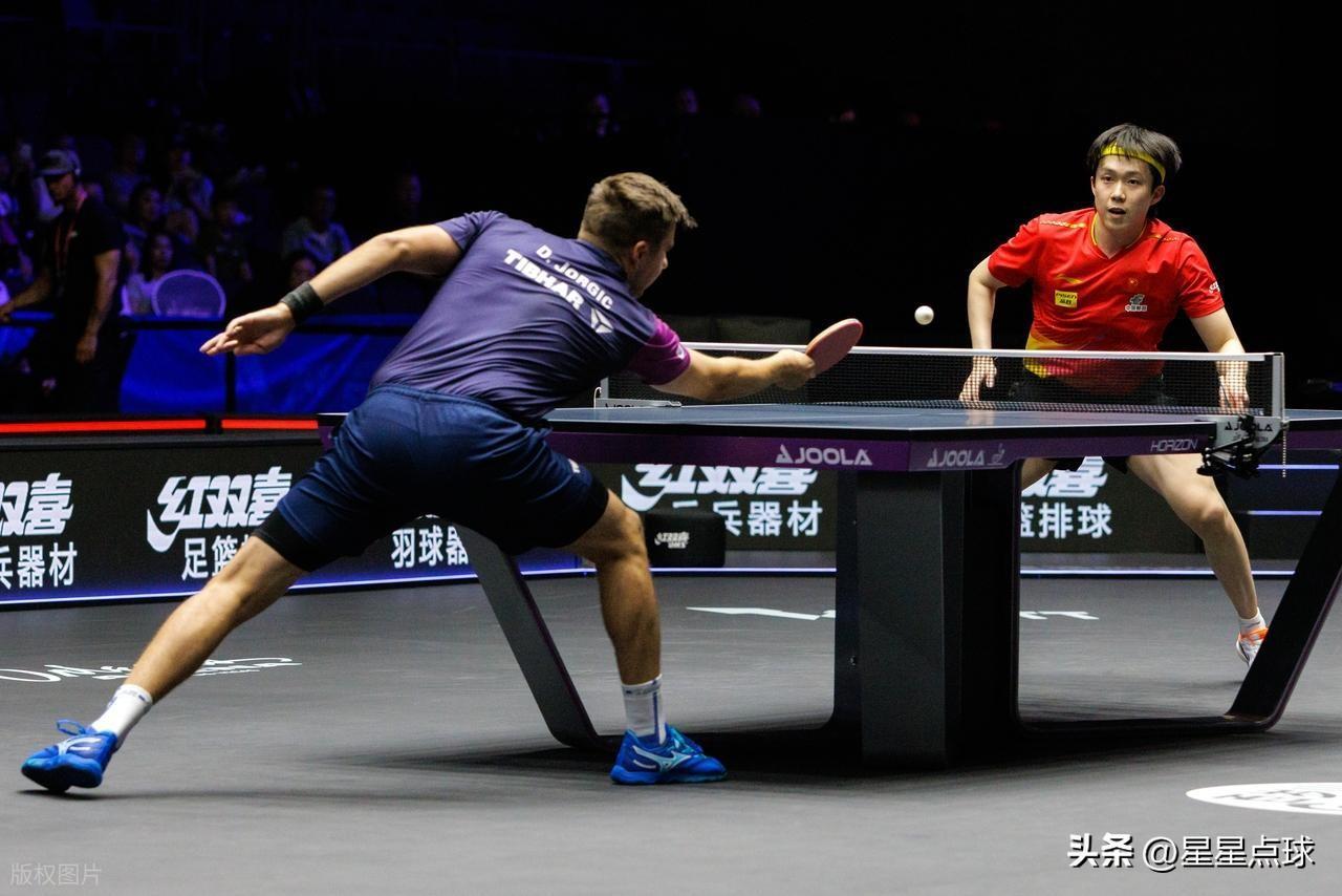 国际比赛日中超传出新动向；斯图加特扳平良机；管理层表态：气氛紧张；临场指挥获称赞的简单介绍