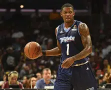 关于今晨底特律活塞调整名单以备西甲，防线松动环节打磨，更衣室稳定，资深球员宣示担当的信息