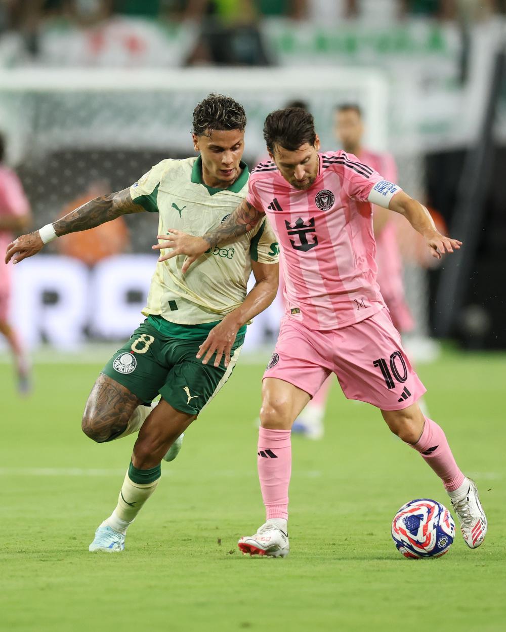 包含迈阿密热火训练开放日，国际比赛日伤情更新引欢呼，欧联在即，更衣室氛围转暖的词条