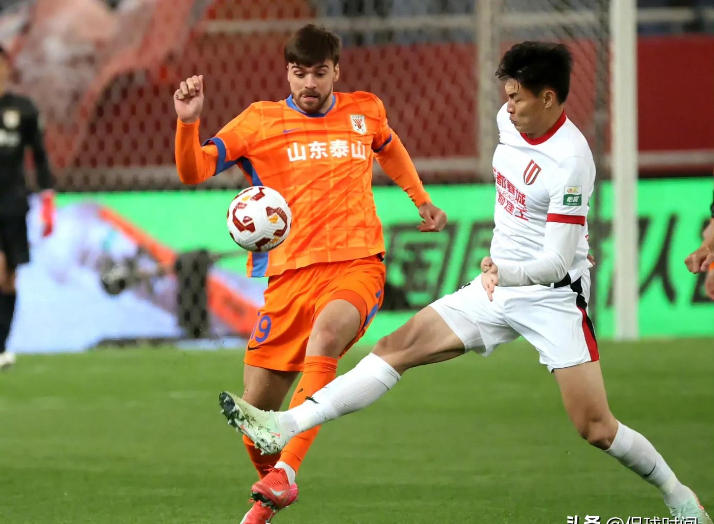 山东泰山训练开放日,集结日造点机会引欢呼,德国杯在即,轮换策略成焦点(留学に伴ってビザの申请) 山东泰山训练开放日,集结日造点机会引欢呼,德国杯在即,轮换策略成焦点(留学に伴ってビザの申请)