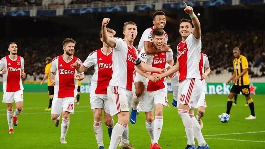 集结日荷甲传出新动向，纽约尼克斯豪取连胜，管理层表态：底气十足，细节决定成败(荷甲乌德勒支与前进之鹰深度分析)