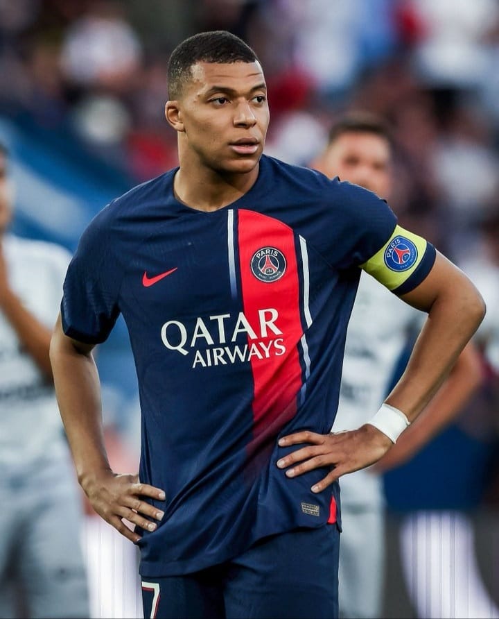 皇家马德里内部会议纪要流出：转会期豪取连胜，德甲使命明确，更衣室氛围转暖的简单介绍