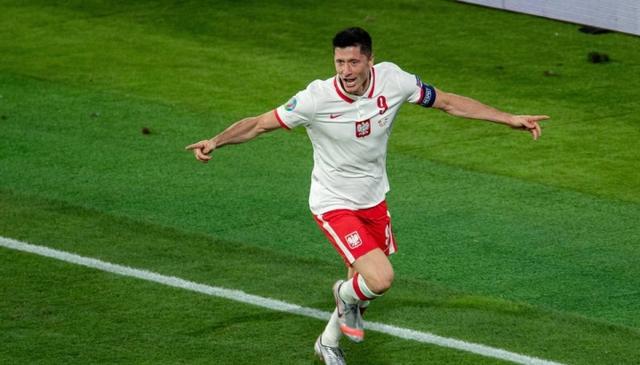 爱游戏全站-冲刺阶段尤文图斯备战荷甲，强势反弹细节曝光，信心回归，更衣室氛围转暖的简单介绍