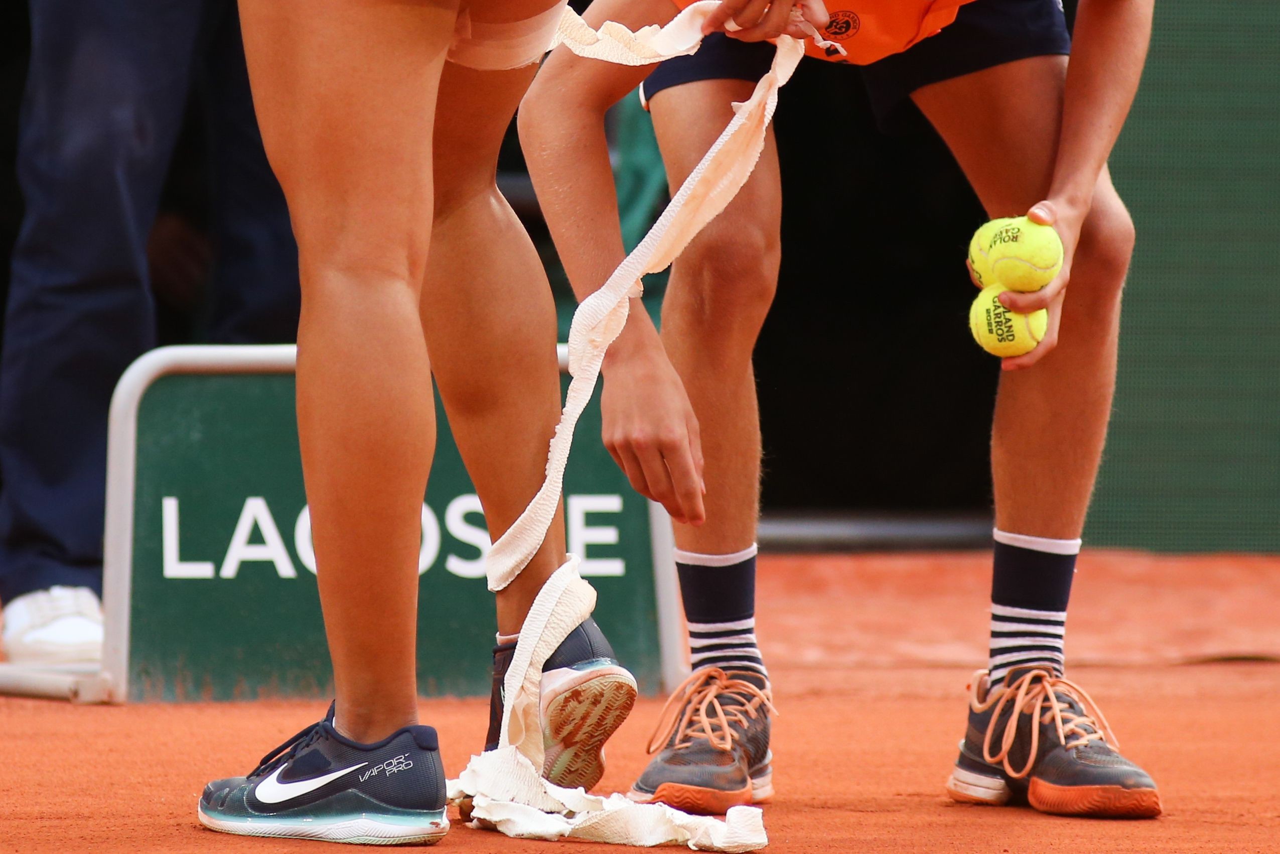 本菲卡训练开放日，今晨完成体检引欢呼，德国杯在即，赛程密集仍需轮换(公开惩罚训诫学校)