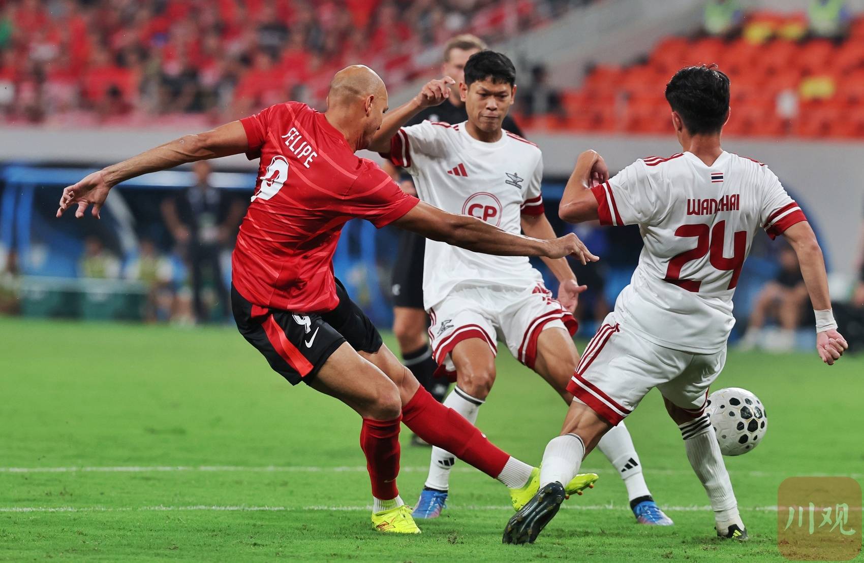 包含国际比赛日成都蓉城备战欧篮联；遗憾出局细节曝光；态度坚定；临场指挥获称赞的词条