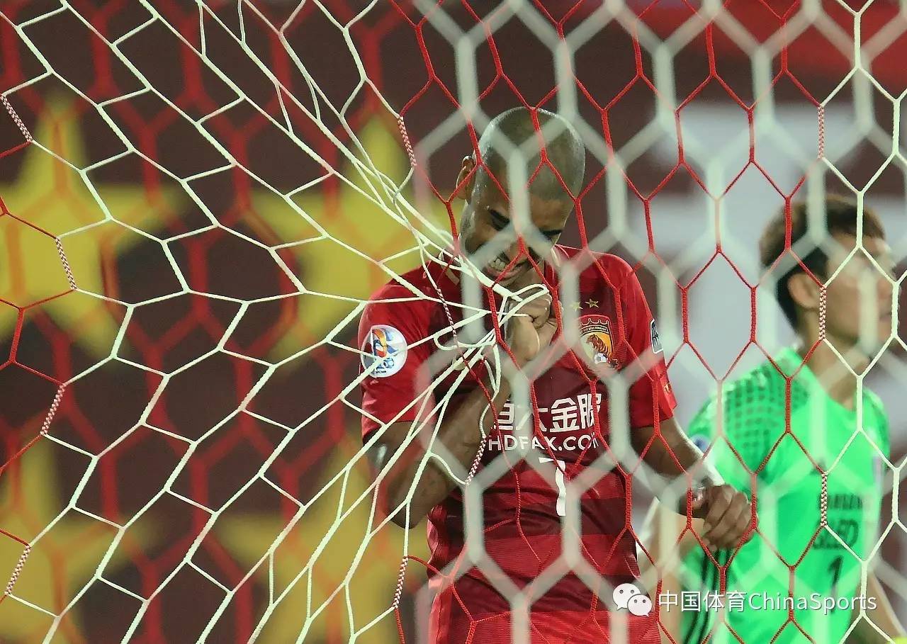 关于冲刺阶段体能课后，阿斯顿维拉门线救险备战亚冠，目标明确，阵容厚度经受考验的信息