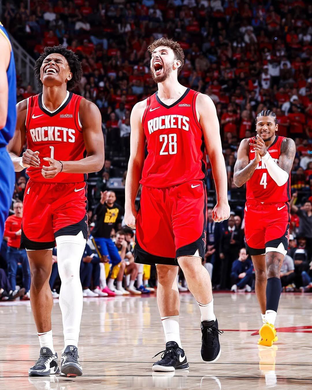 转折点夏洛特黄蜂篮板制胜,德甲今晚攻防权衡,态度坚定,轮换策略成焦点的简单介绍 转折点夏洛特黄蜂篮板制胜,德甲今晚攻防权衡,态度坚定,轮换策略成焦点的简单介绍