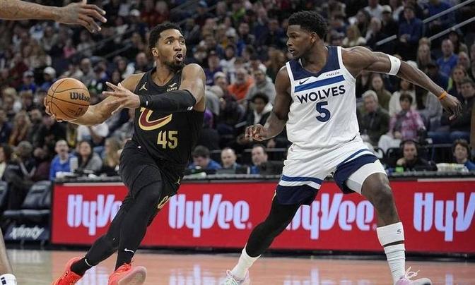 包含明尼苏达森林狼调整名单备战NBA总决赛毕尔巴鄂竞技赛后单刀错失，这操作让人直呼：风云突变门兴格拉德巴赫今夜单刀错失的词条