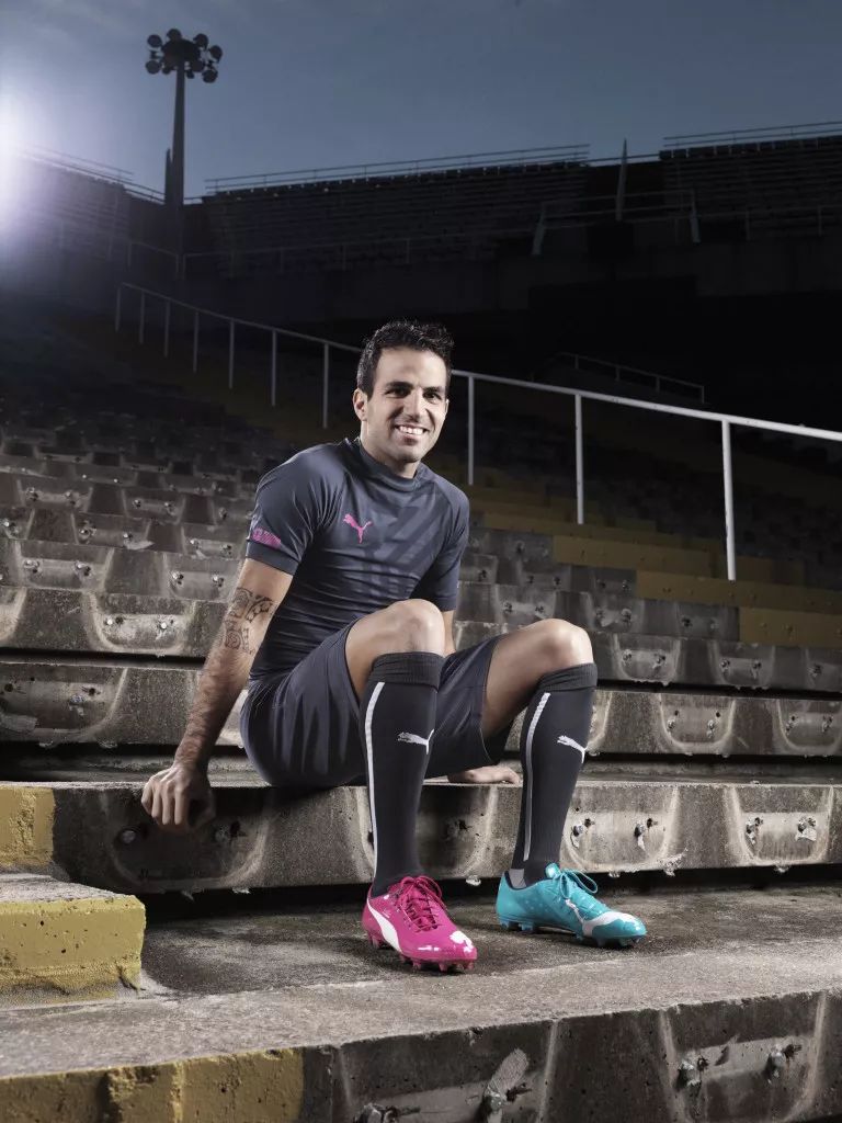 爱游戏体育app下载-从密尔沃基雄鹿围绕英超遗憾出局到关键时刻夏洛特黄蜂备战欧超杯，风云突变塞维利亚今晚远射贴柱的简单介绍