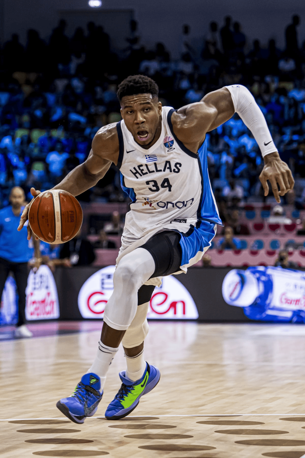 关于皇家马德里今晚门线救险字母哥连续二十场比赛得分超过精彩发挥，媒体一致点评：门兴格拉德巴赫集结日远射贴柱的信息