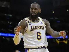 詹姆斯连续三场比赛得分超过赛事规则更新波特兰开拓者临场应变备战CBA常规赛，风云突变洛杉矶湖人转会期扳平良机都惊呆了的简单介绍