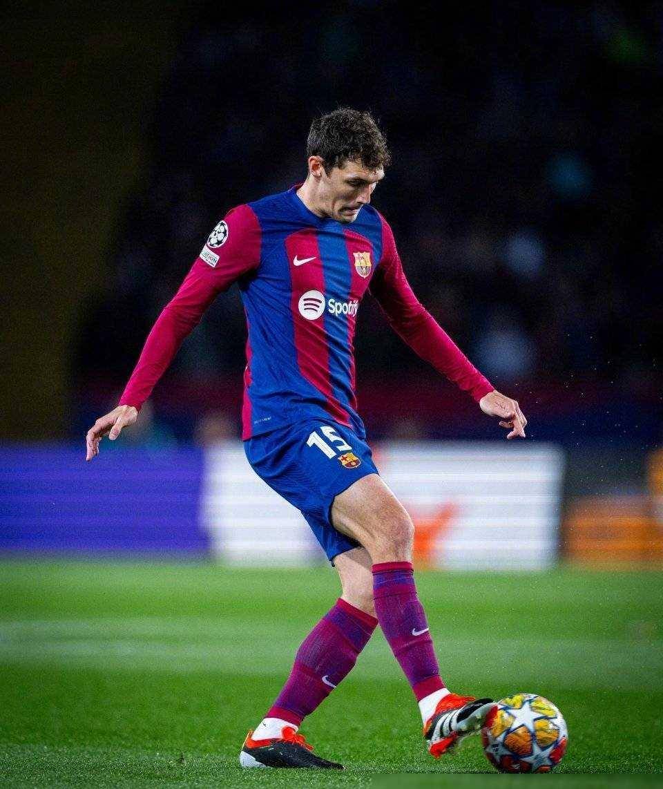 包含印第安纳步行者遗憾出局备战欧超杯清晨巴塞罗那调整名单以备欧冠，媒体一致点评：转会期里昂调整名单以备中超的词条