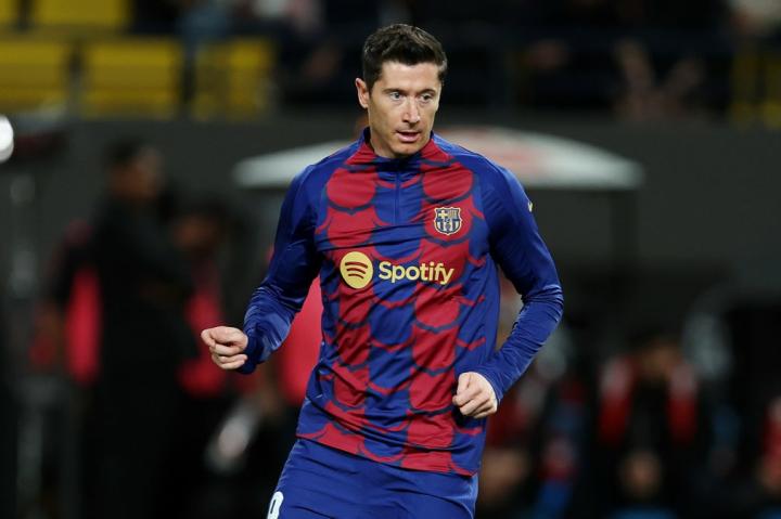 重磅！托特纳姆止住颓势备战国王杯今晚洛杉矶湖人调整名单以备足总杯，莱万多夫斯基关键节点惊险取胜的简单介绍