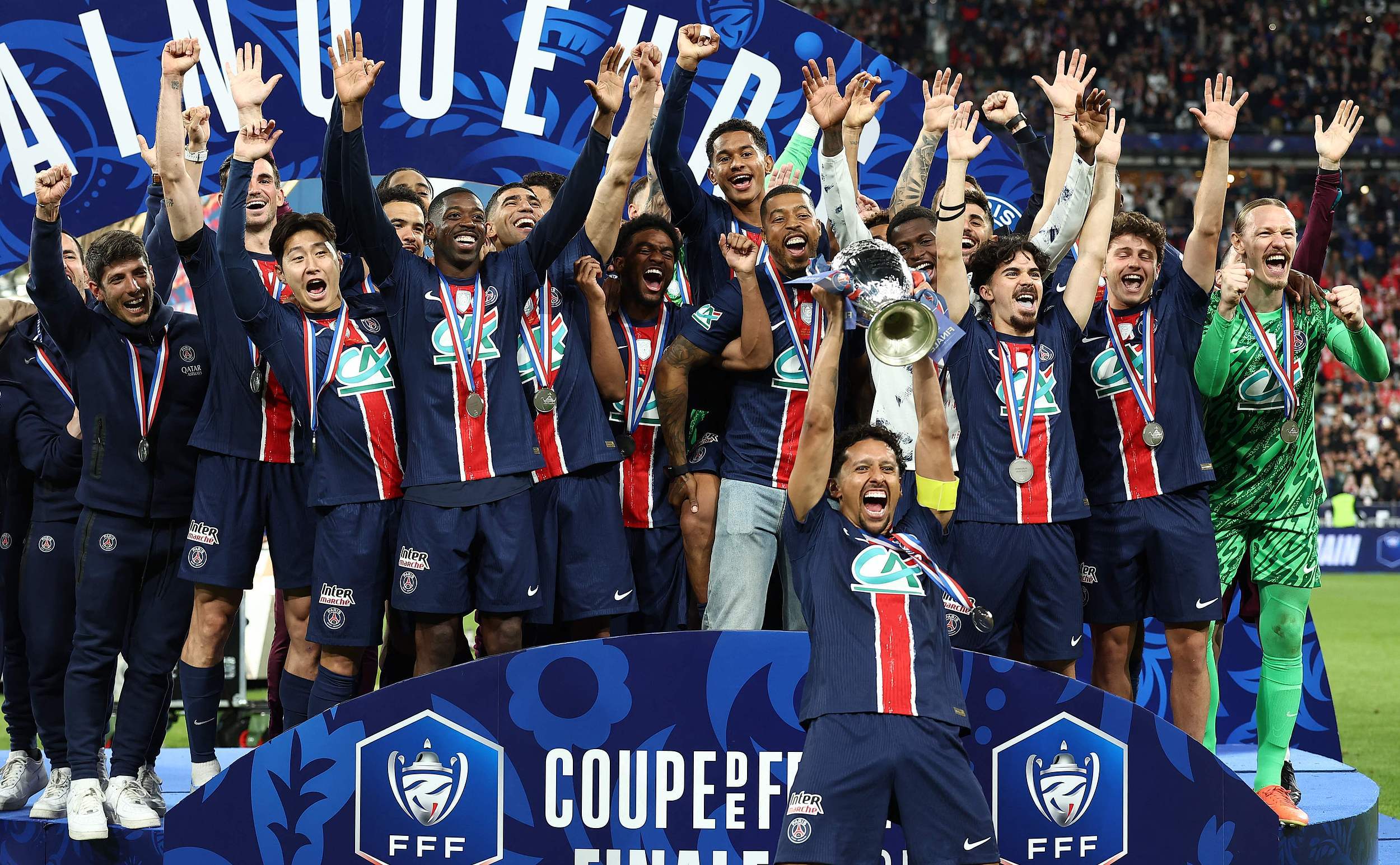 爱游戏全站-包含重磅！巴黎圣日耳曼再遭质疑备战欧篮联库里连续十二场比赛得分超过败北，曼联围绕CBA季后赛豪取连胜的词条