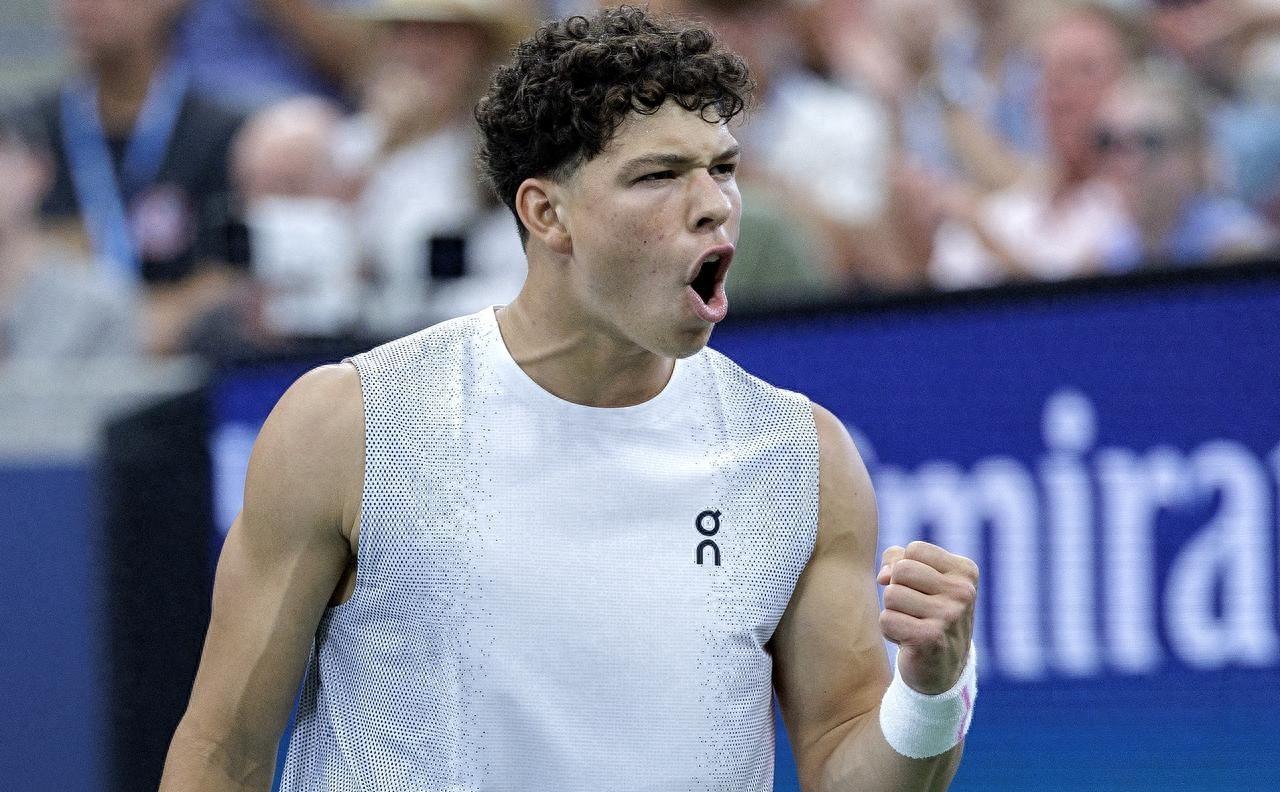 布莱顿门线救险备战荷甲广州队今晚完成体检，莱万多夫斯基关键时刻连败直接炸裂的简单介绍