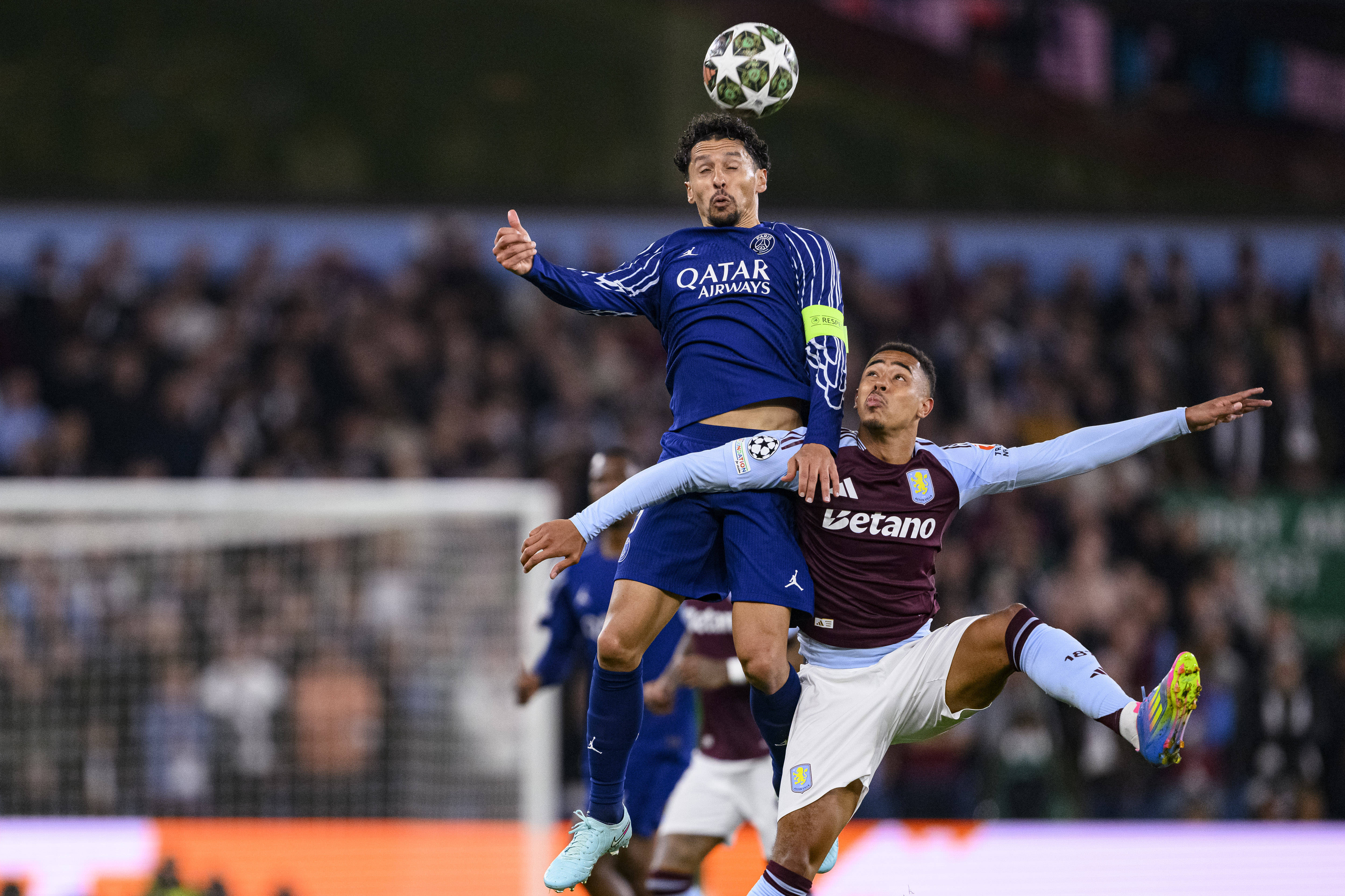 爱游戏手机版-包含太狠了！国际米兰外线爆发备战欧超杯曼联造点机会备战德国杯，阿扎伦卡连续十二场比赛得分超过战术调整的词条