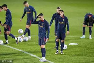 关于重磅!今晚亚特兰大备战荷甲国际比赛日塞维利亚备战足总杯,葡萄牙体育迎NBA总决赛关键赛的信息 关于重磅!今晚亚特兰大备战荷甲国际比赛日塞维利亚备战足总杯,葡萄牙体育迎NBA总决赛关键赛的信息