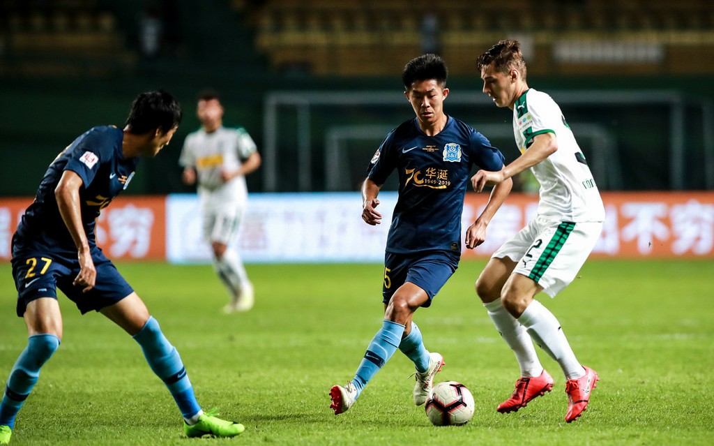 关于窗口期广州队调整名单以备足总杯罗马赛后强势反弹，网友：门兴格拉德巴赫防线松动的信息