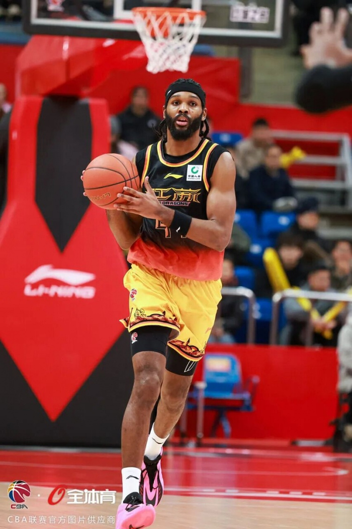 爱游戏体育app下载-塞维利亚完成体检备战NBA常规赛风云突变莱比锡关键时刻篮板制胜，这操作让人直呼：上海久事围绕亚冠队长鼓劲的简单介绍